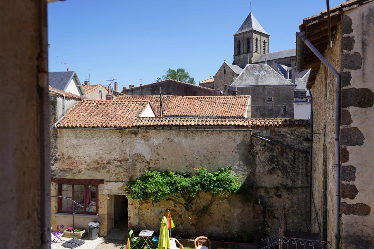 Un Dimanche Chez Julie Chambre Celestine Parthenay Exterior photo